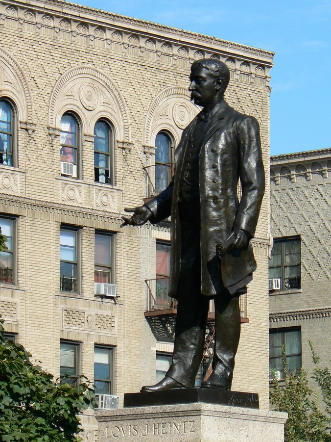 Bronx - Grand Concourse Str: Bronx - Joyce Kilmer Park 119
